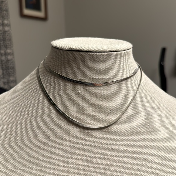 Twenty Compass Silver Chain - Picture 4 of 6